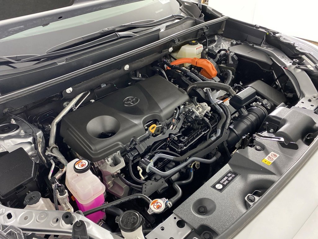 Used 2025 Toyota RAV4 SE image 33