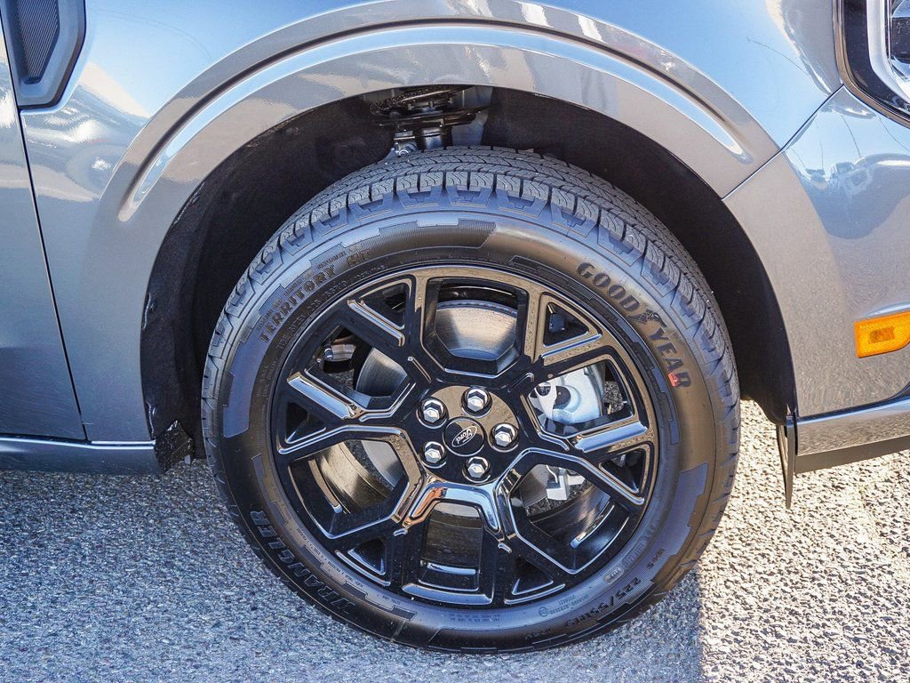 New 2026 Ford Maverick Lobo image 9