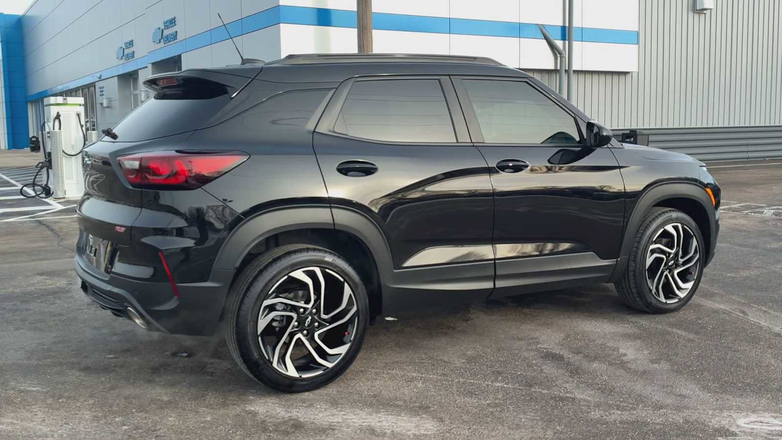 Used 2025 Chevrolet TrailBlazer RS w/ Convenience Package image 2