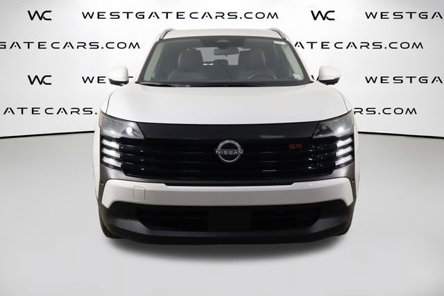 Used 2025 Nissan Kicks SR FWD image 2
