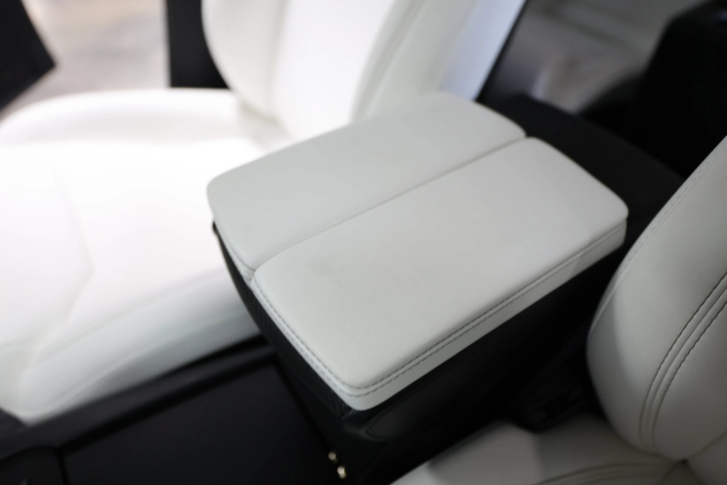 Used 2018 Tesla Model X 100D AWD/4WD image 28