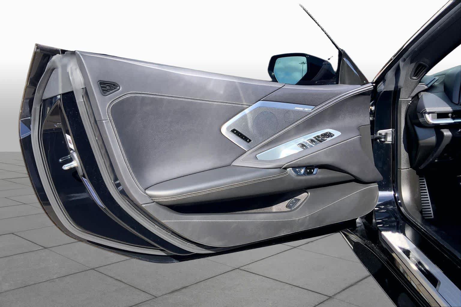Used 2021 Chevrolet Corvette Stingray Preferred Conv w/ Z51 Performance Package RWD image 17