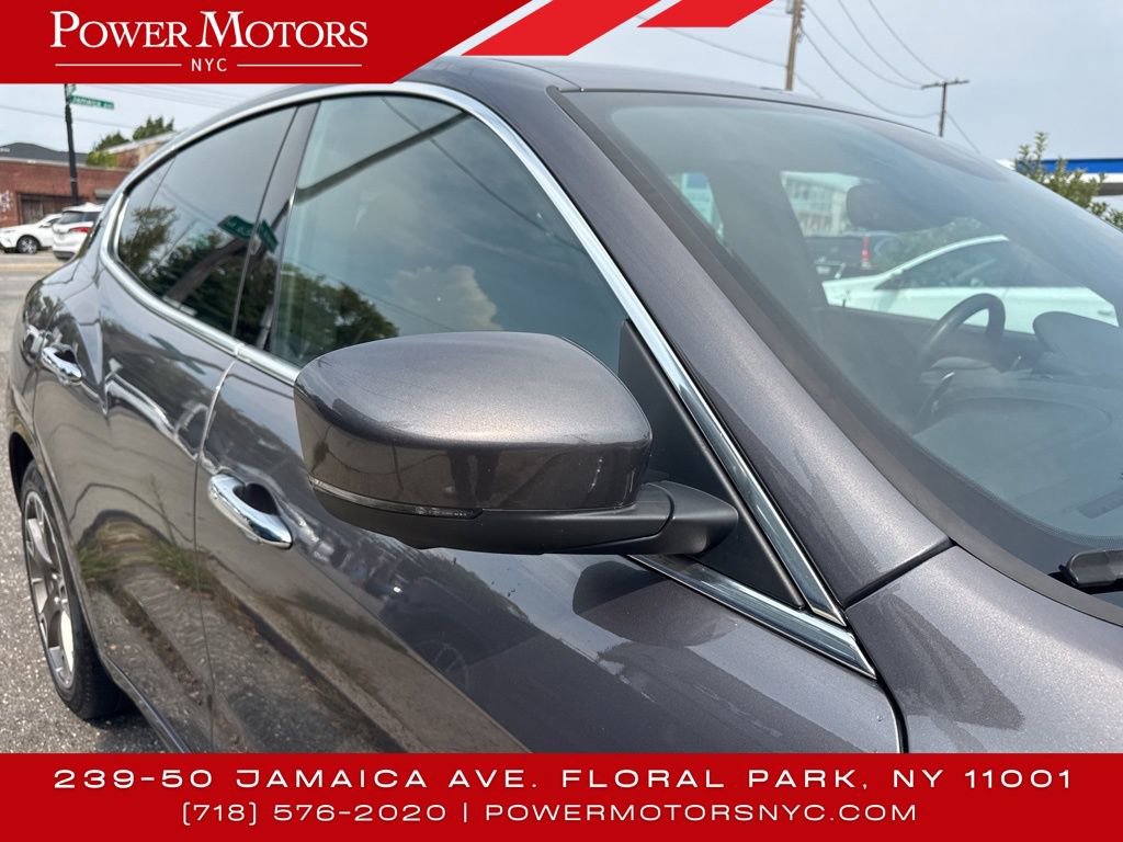 Used 2023 Maserati Levante Modena image 11