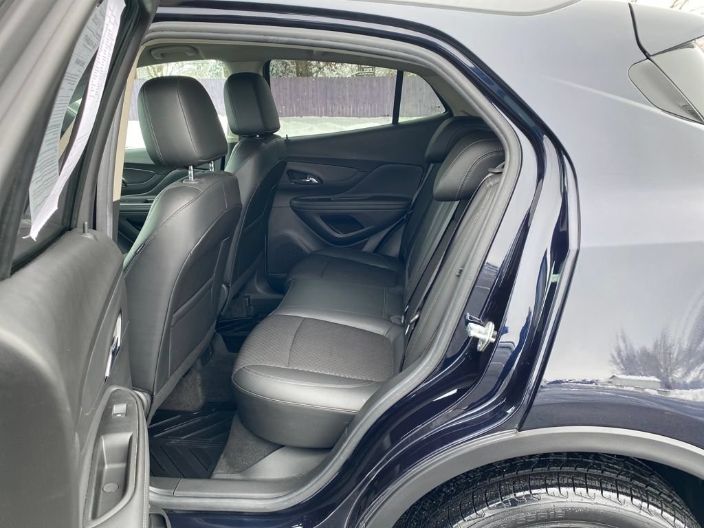 Used 2022 Buick Encore Preferred AWD/4WD image 18