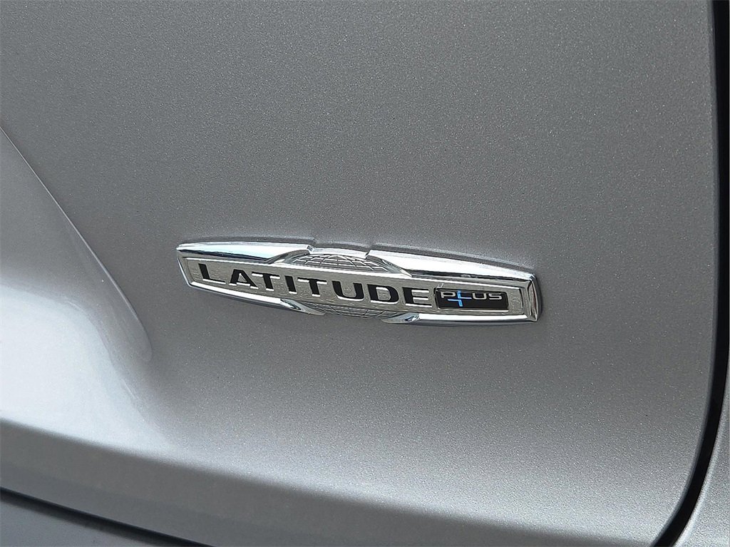 Used 2020 Jeep Cherokee Latitude Plus image 29