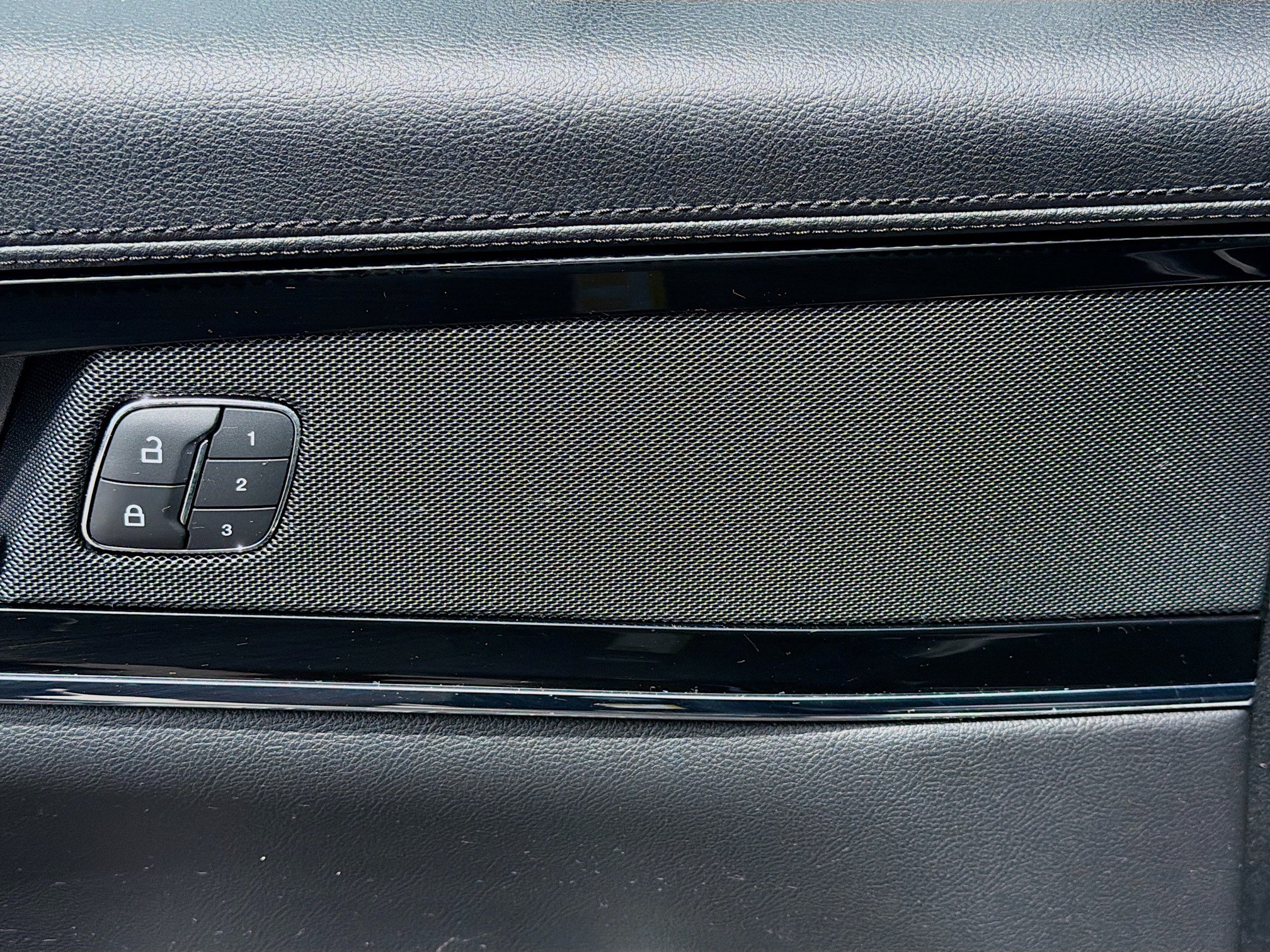 Used 2022 Lincoln Nautilus FWD w/ Premium Package image 23