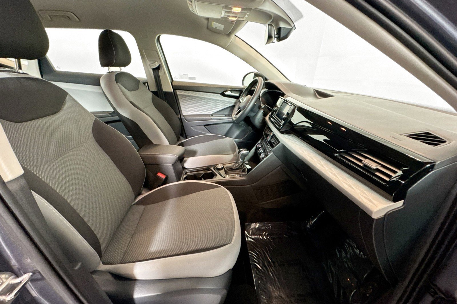 Used 2024 Volkswagen Taos S image 25