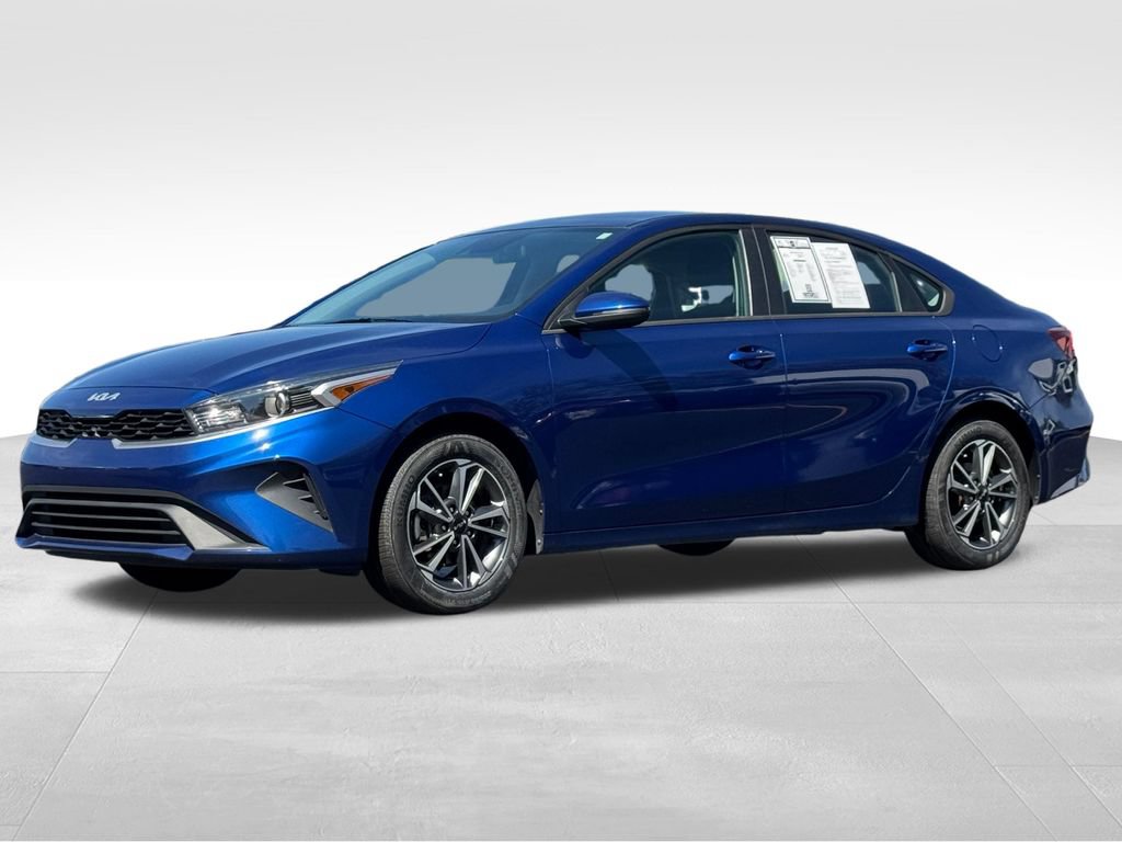 Used 2024 Kia Forte LXS w/ LXS Technology Package FWD image 3