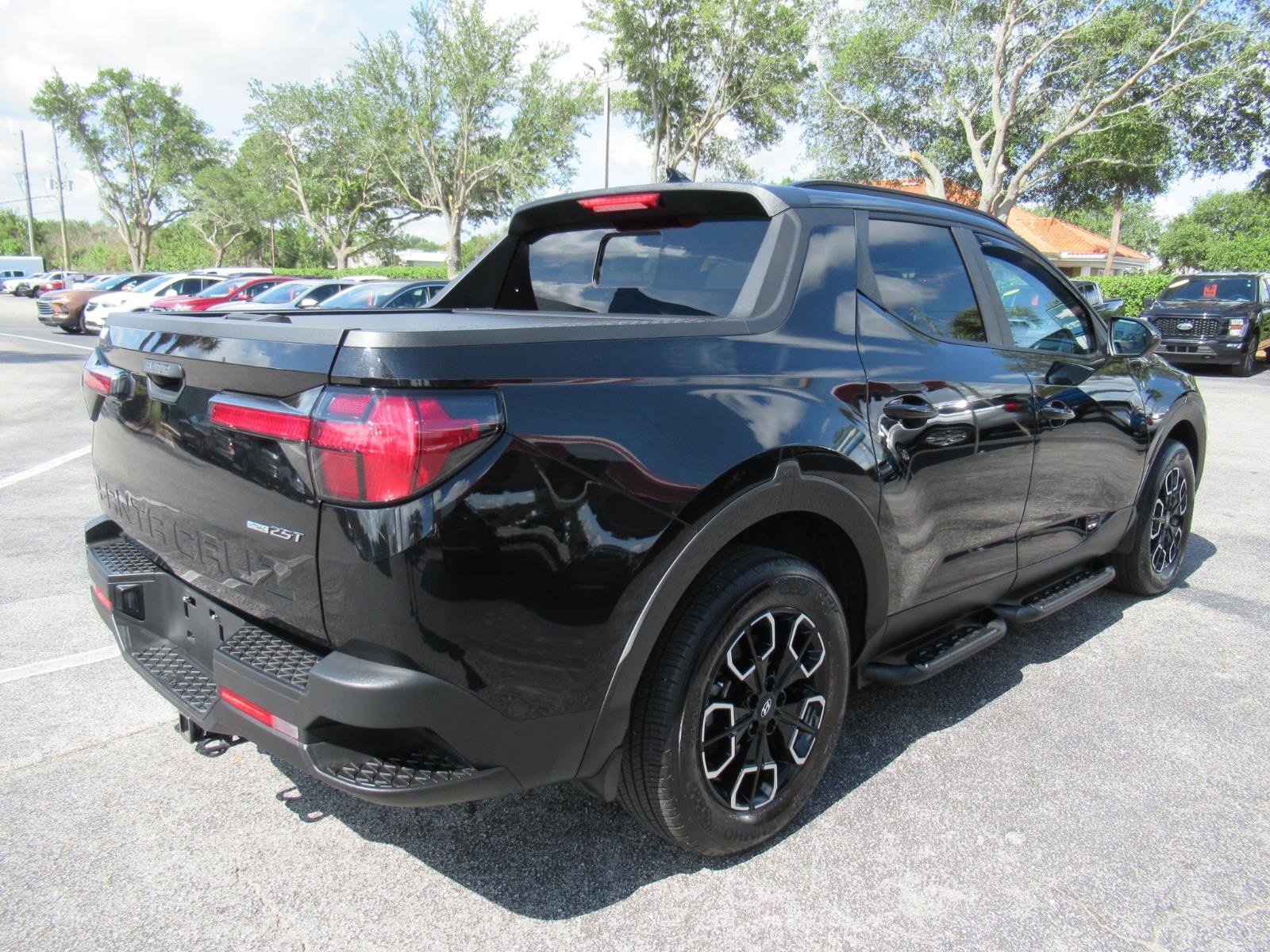 Used 2023 Hyundai Santa Cruz SEL Premium w/ Cargo Package AWD/4WD image 6
