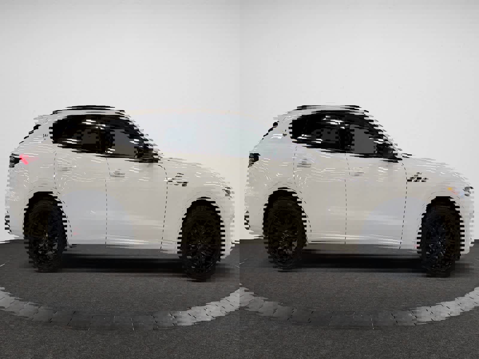 Used 2022 Maserati Levante GT image 10