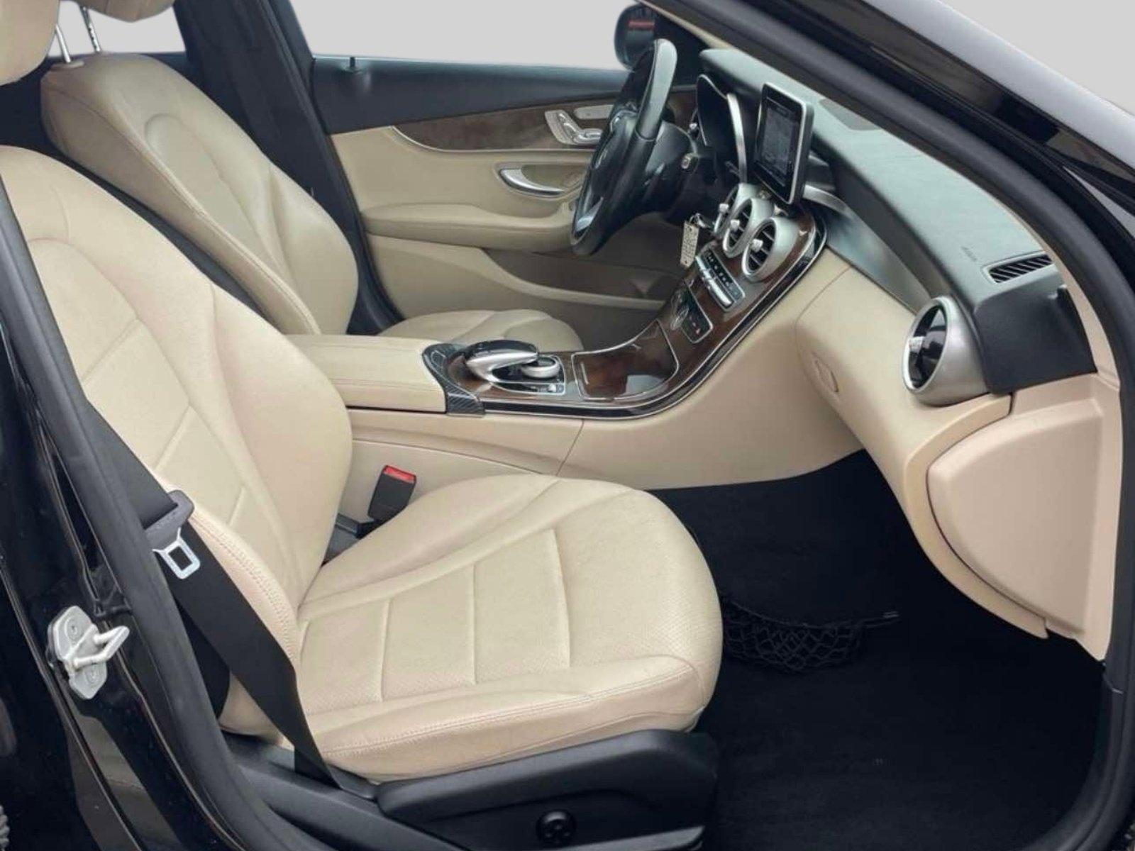 Used 2018 Jaguar F-PACE Premium image 5