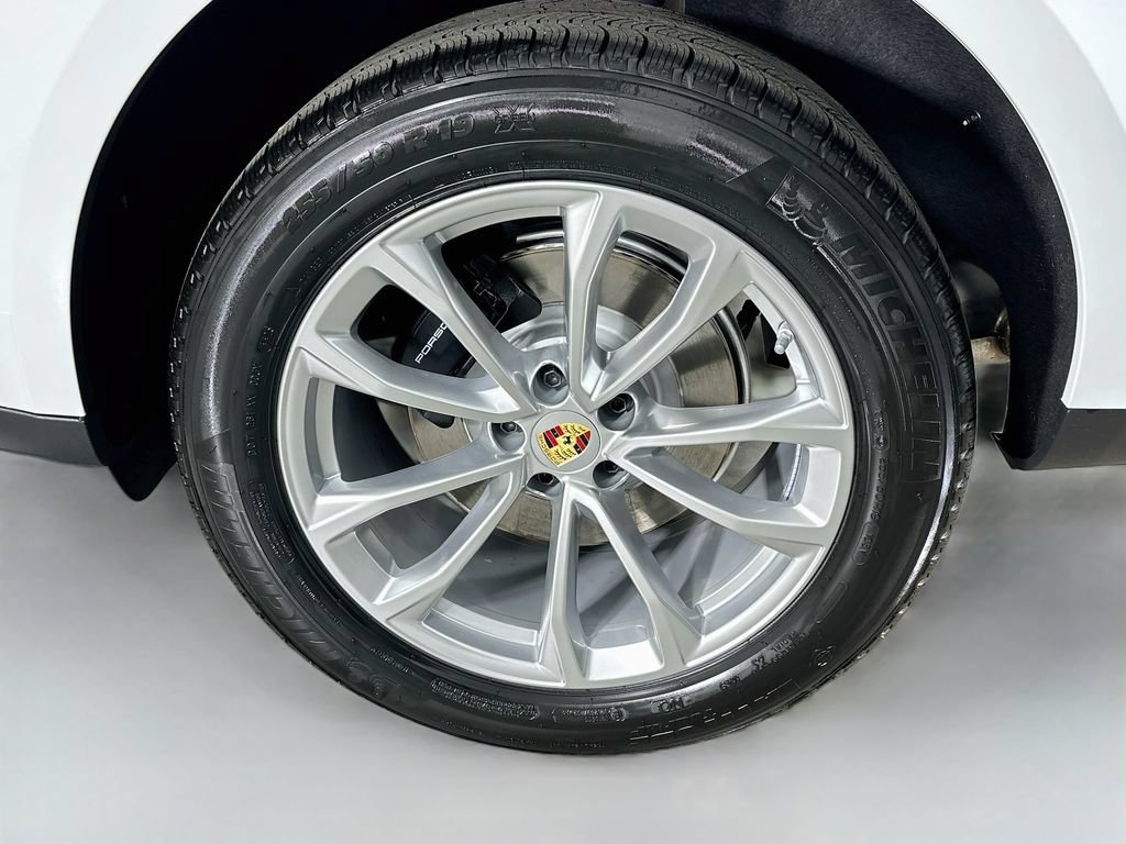 Certified 2026 Porsche Macan AWD/4WD image 34