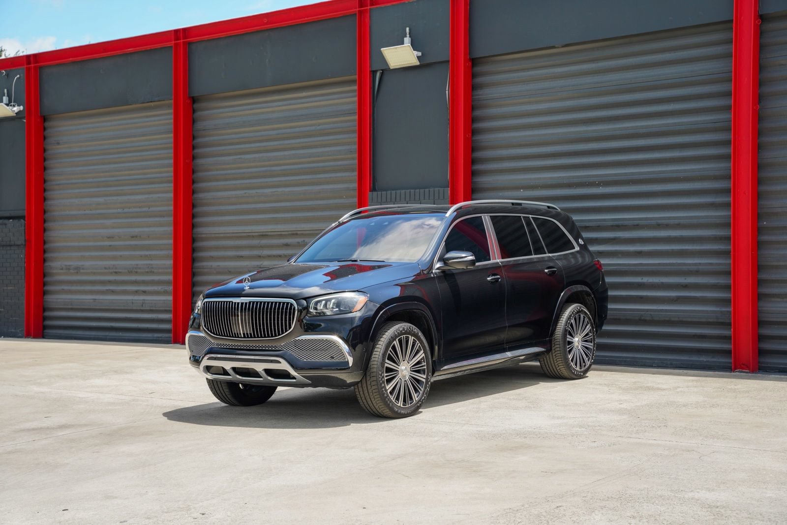 Used 2023 Mercedes-Benz Maybach GLS 600 4MATIC video 1