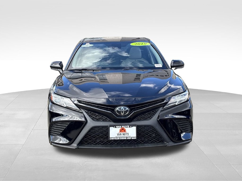 Used 2019 Toyota Camry SE w/ Carpet Mat Package FWD image 6