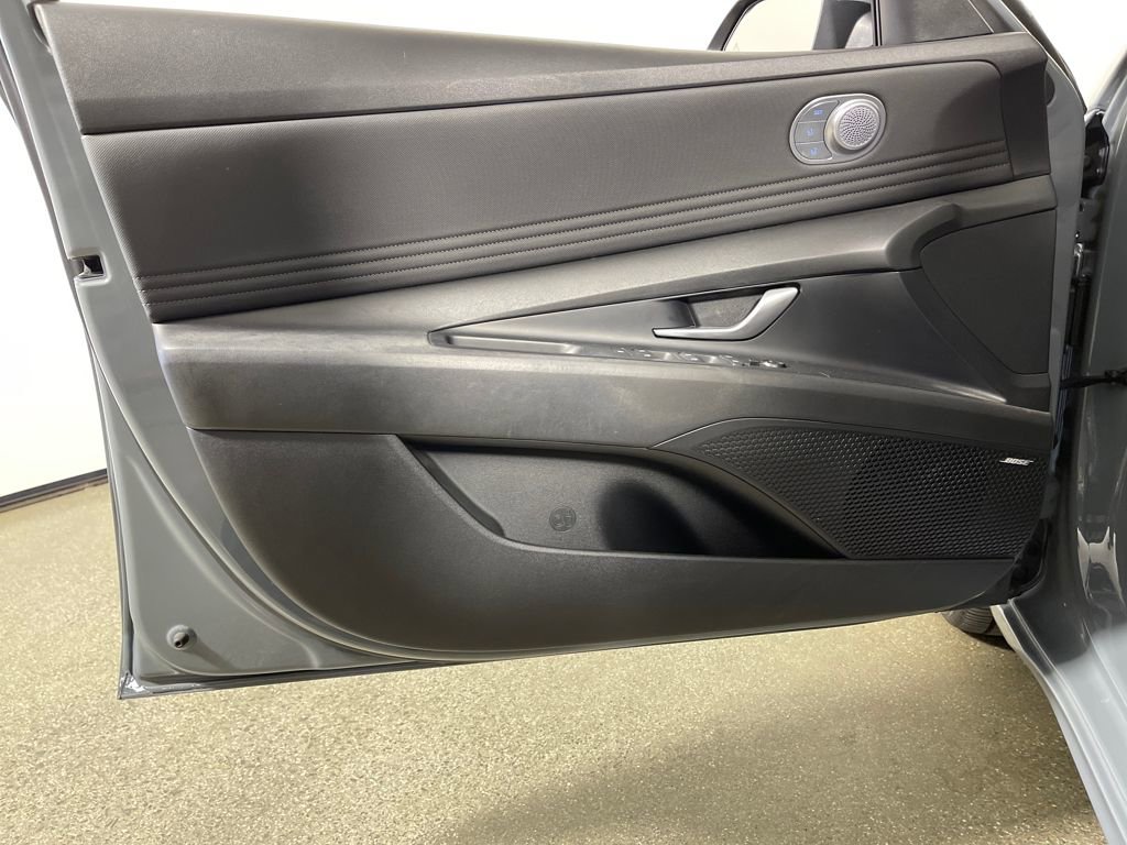 Certified 2023 Hyundai Elantra Limited image 19