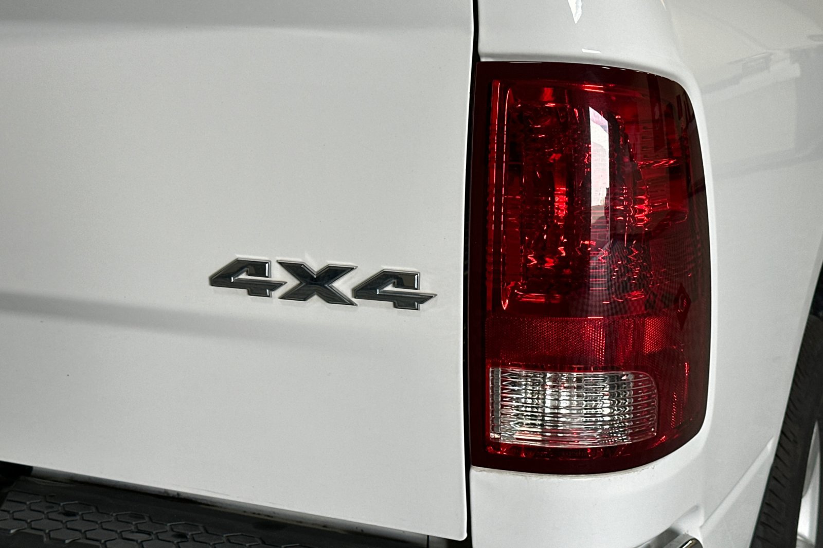 Used 2017 RAM 1500 Classic SLT image 44