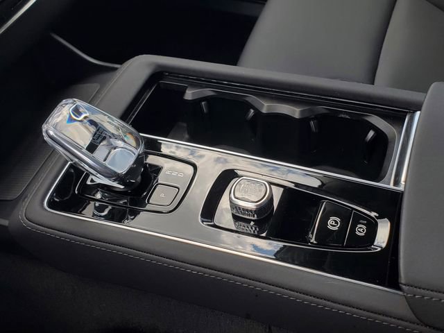 Certified 2025 Volvo XC90 B6 Plus w/ Protection Package Premier AWD/4WD image 25