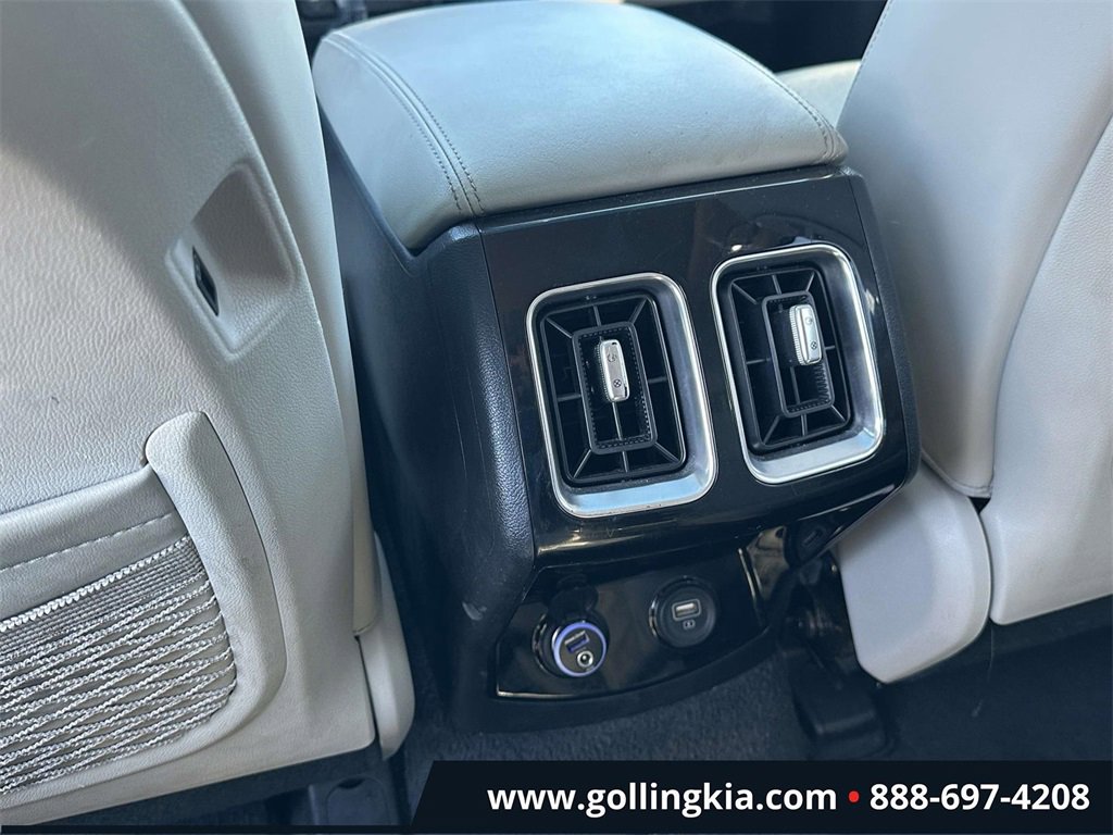 Certified 2023 Kia Sorento SX image 11