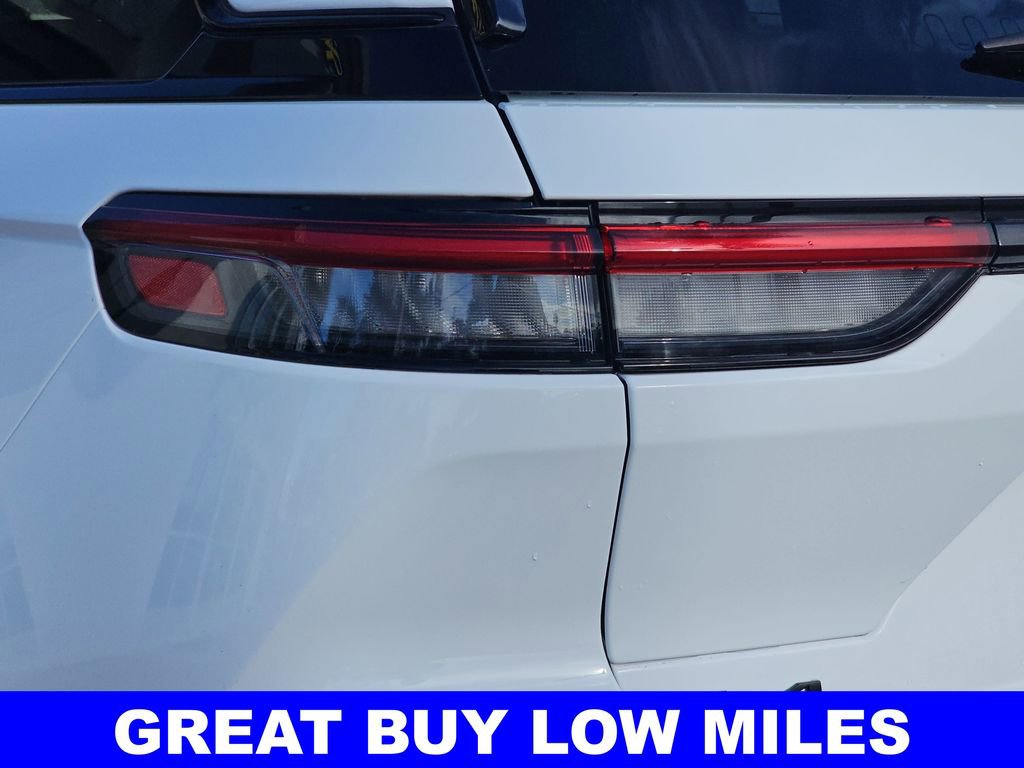 Used 2023 Jeep Grand Cherokee Limited w/ Luxury Tech Group II image 42