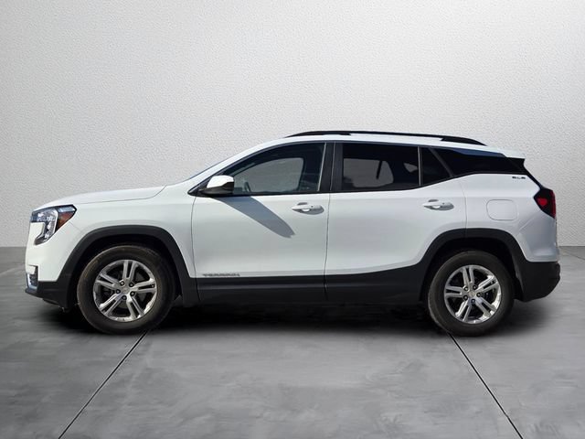 Used 2022 GMC Terrain SLE w/ Driver Convenience Package FWD image 2