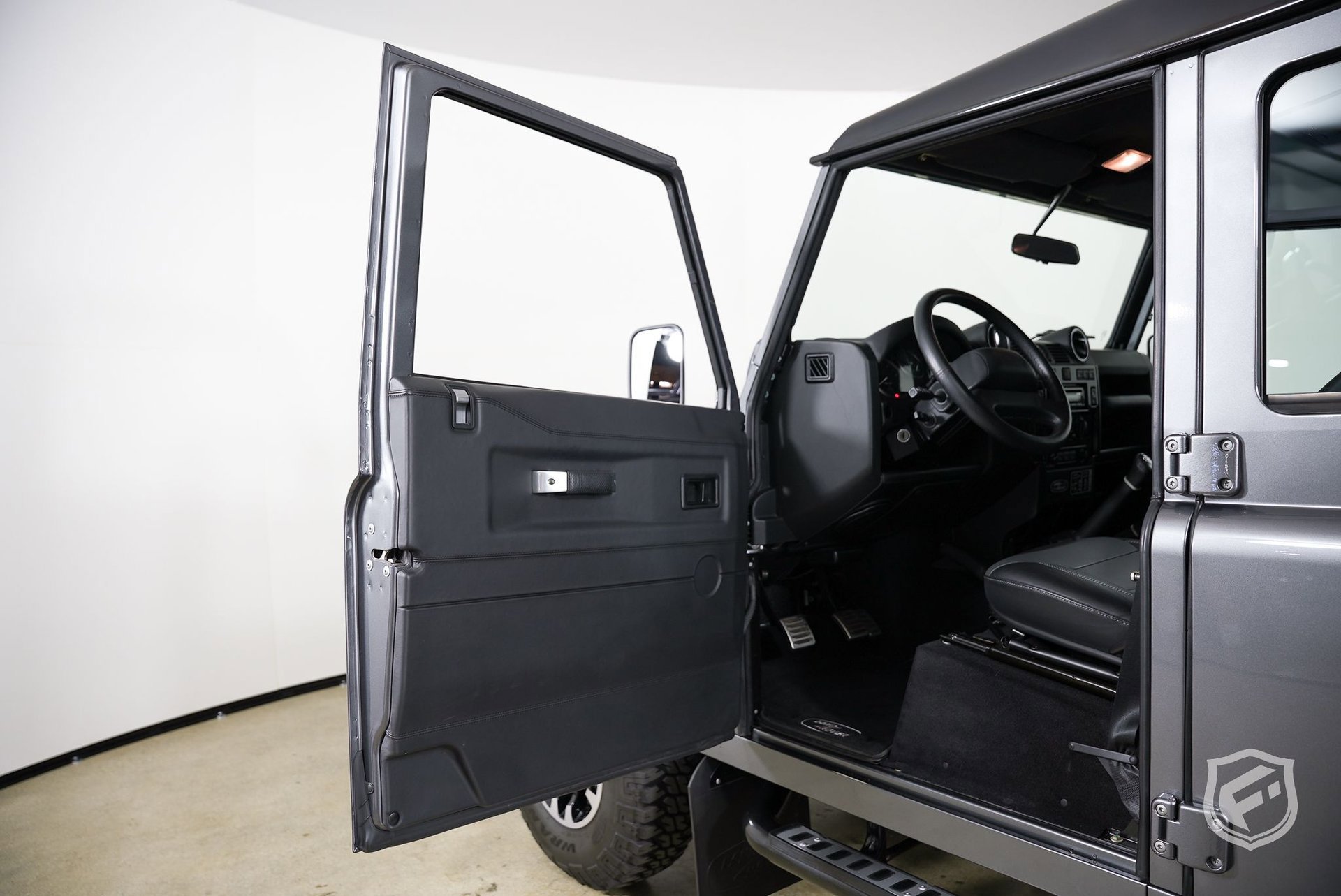 Used 1991 Land Rover Defender 110 image 12