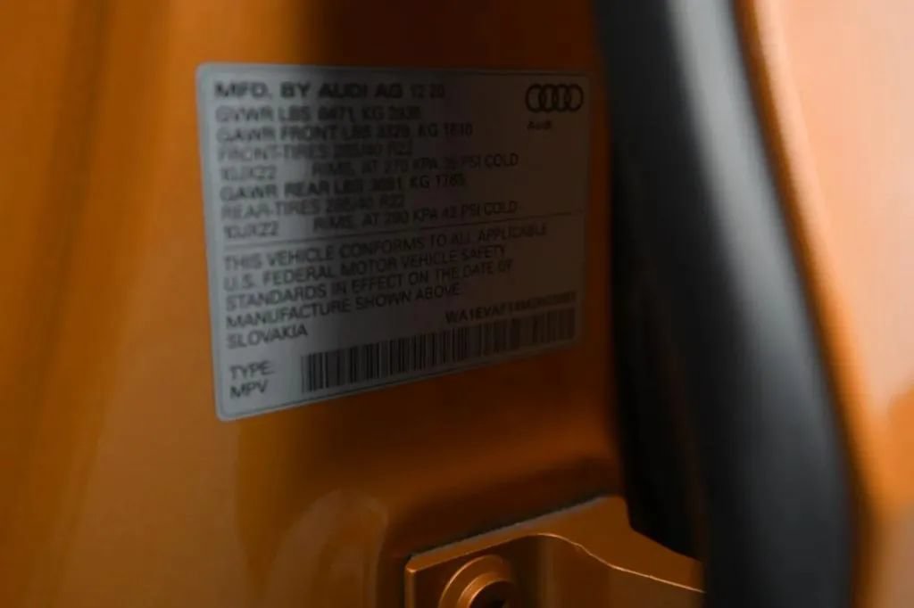 Used 2021 Audi Q8 Premium Plus AWD/4WD image 30