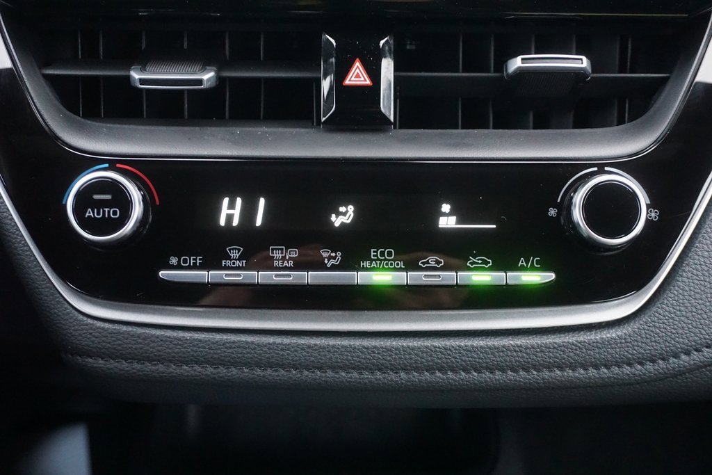 Certified 2022 Toyota Corolla SE w/ SE Premium Package image 12