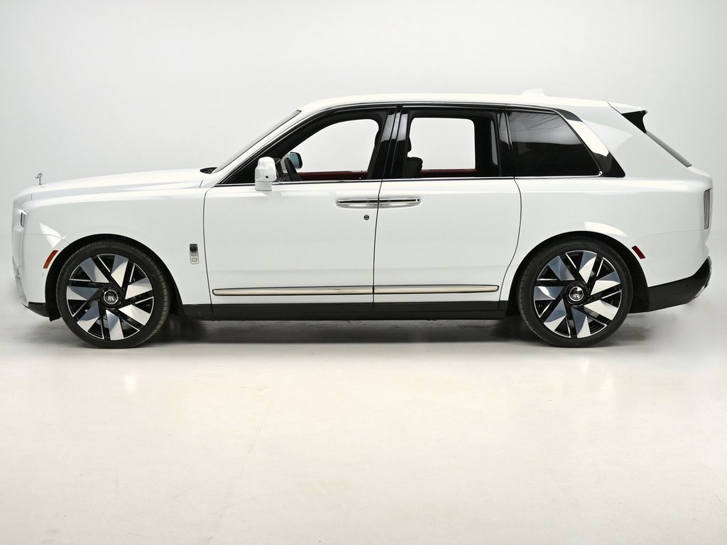 New 2025 Rolls-Royce Cullinan image 3