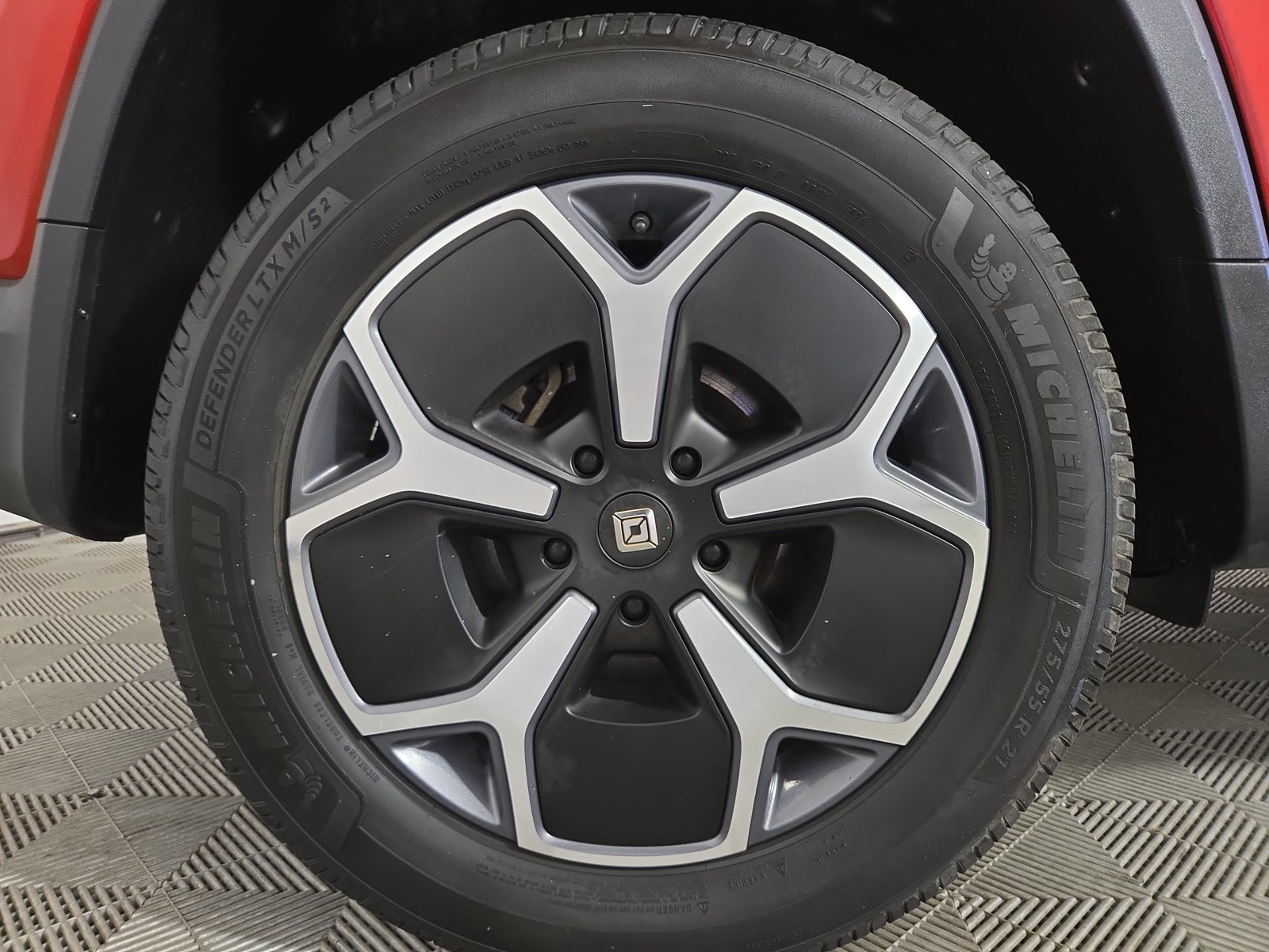 Used 2023 Rivian R1T Adventure Dual AWD/4WD image 12