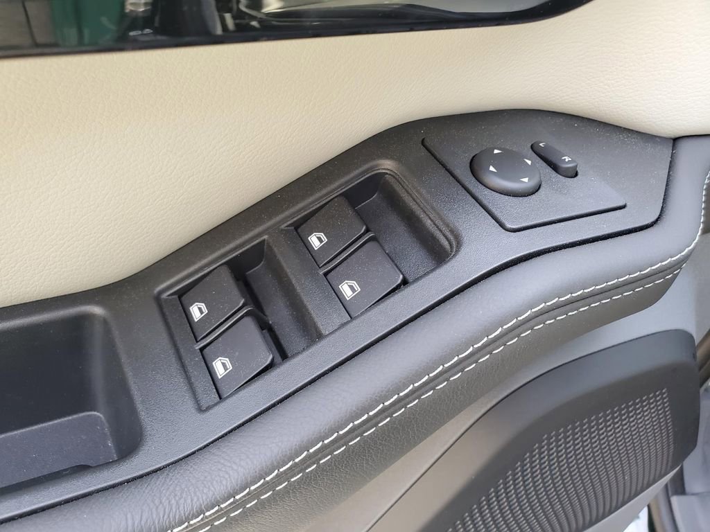 Used 2025 INEOS Grenadier Fieldmaster Edition image 16