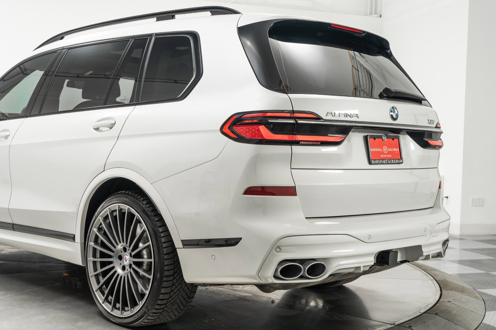 Used 2024 BMW ALPINA XB7 image 36