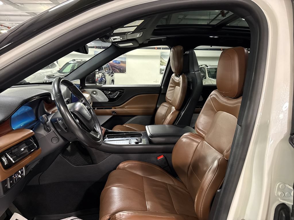 Used 2022 Lincoln Aviator Reserve w/ Equipment Group 201A AWD/4WD image 10