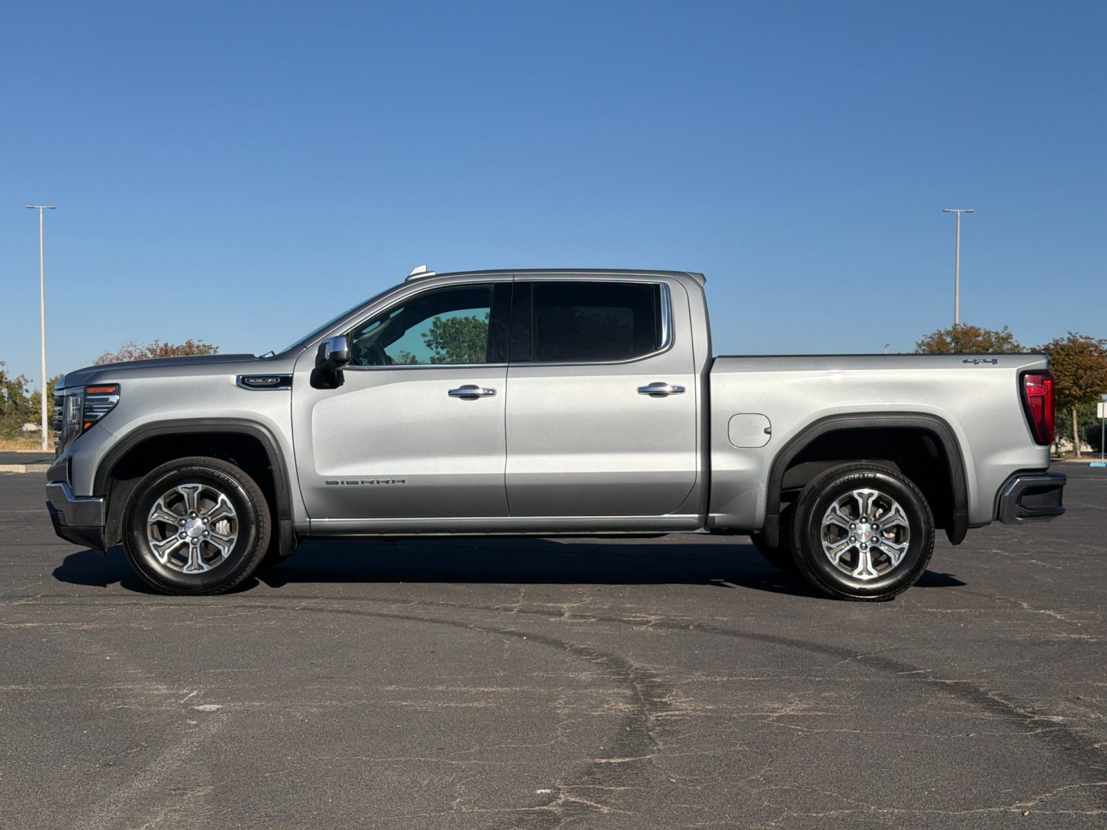 Used 2026 GMC Sierra 1500 SLT AWD/4WD image 7