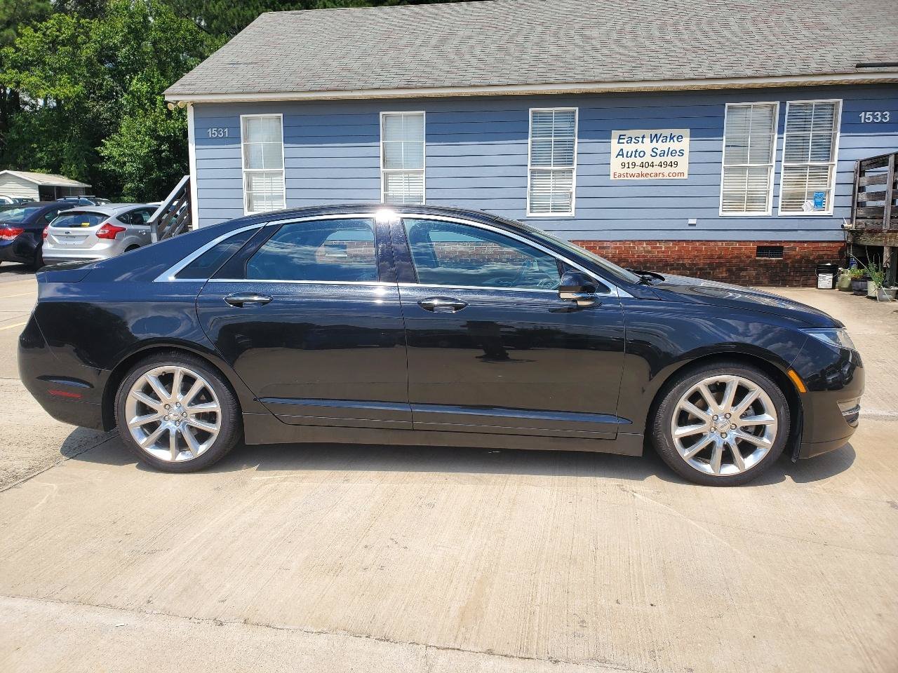 Used 2015 Lincoln MKZ w/ Equipment Group 102A Reserve FWD image 4