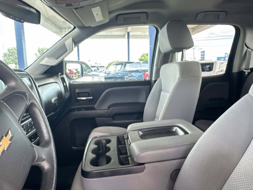 Used 2018 Chevrolet Silverado 1500 Custom w/ Custom Value Package RWD image 17