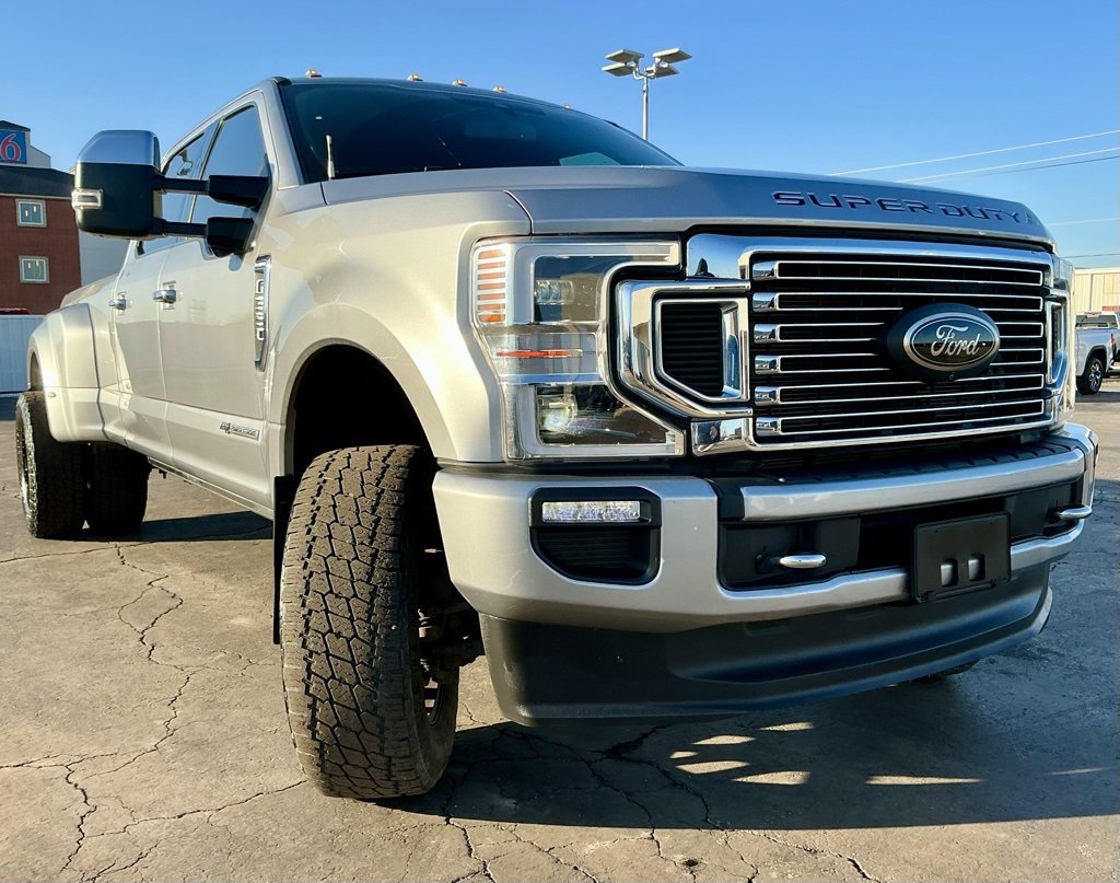 Used 2022 Ford F350 Platinum image 2
