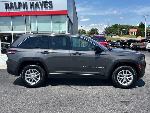 Used 2025 Jeep Grand Cherokee Laredo X w/ Trailer Tow Package AWD/4WD image 2
