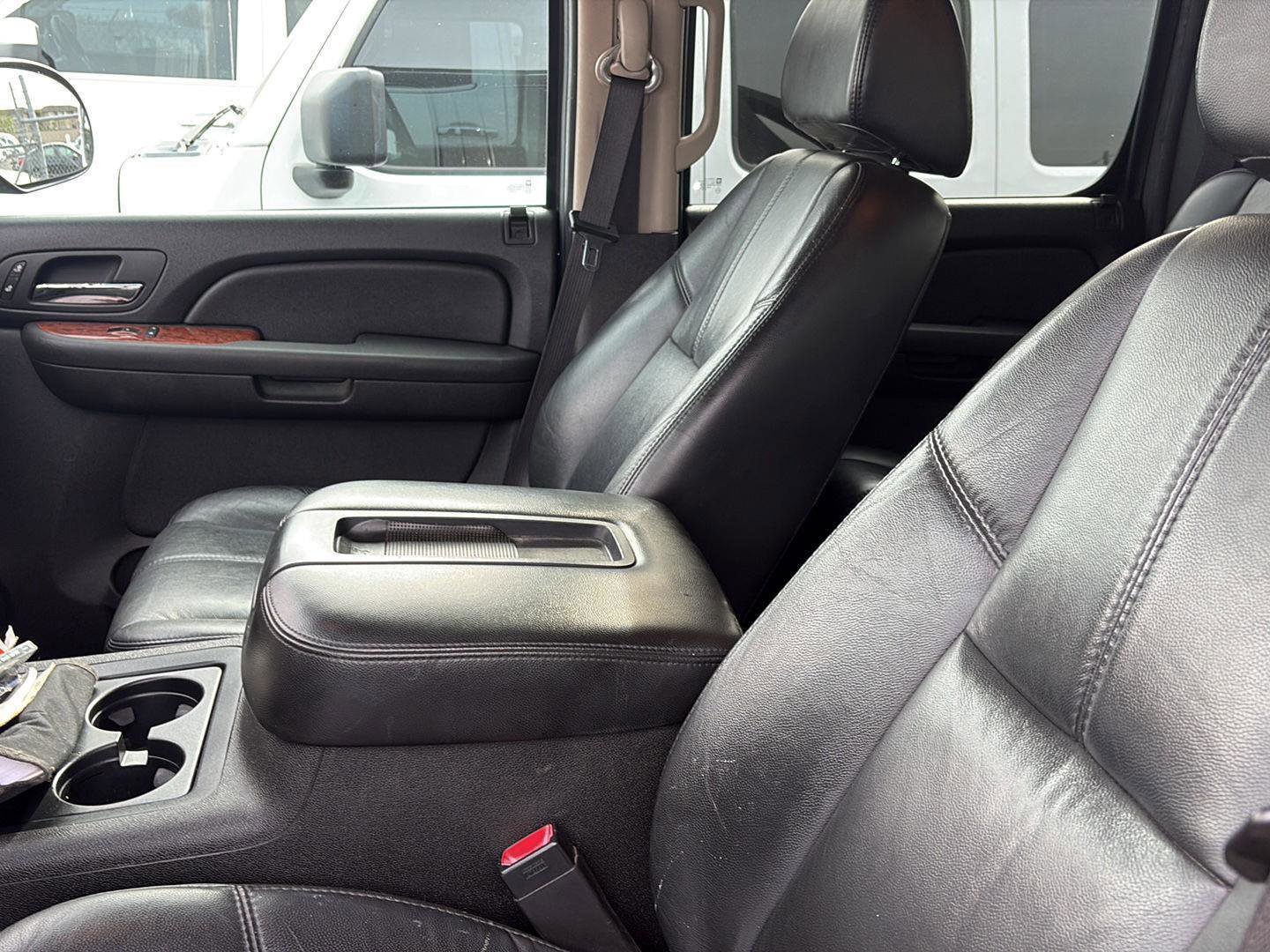 Used 2007 Chevrolet Avalanche LTZ w/ LTZ Preferred Equipment Group image 3