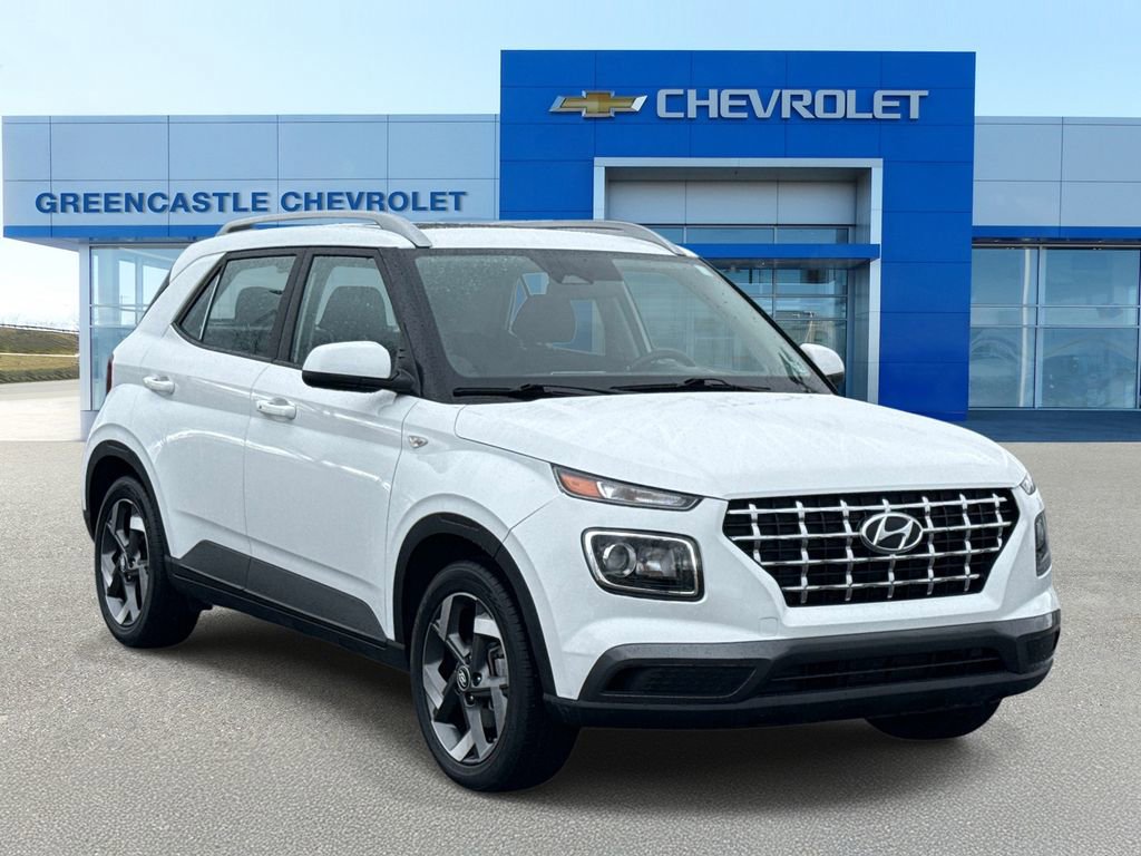 Used 2025 Hyundai Venue SEL FWD image 1