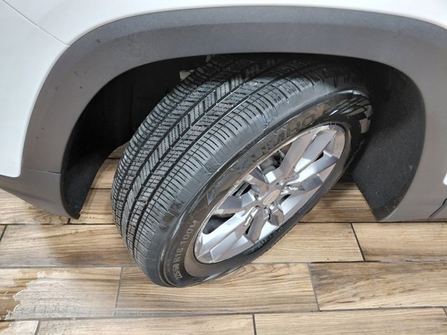 Certified 2024 GMC Terrain SLT image 20