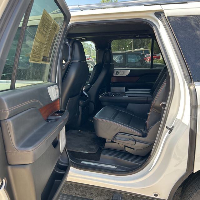 Used 2022 Lincoln Navigator L Black Label image 11