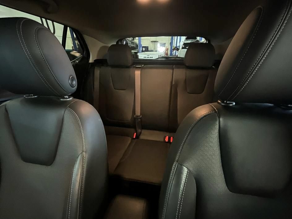 Used 2022 Buick Encore GX Preferred w/ Cold Weather Comfort Package AWD/4WD image 27