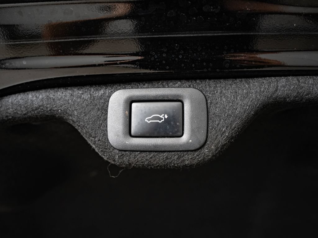 Certified 2020 Lexus ES 300h Ultra Luxury w/ Accessory Package FWD image 22
