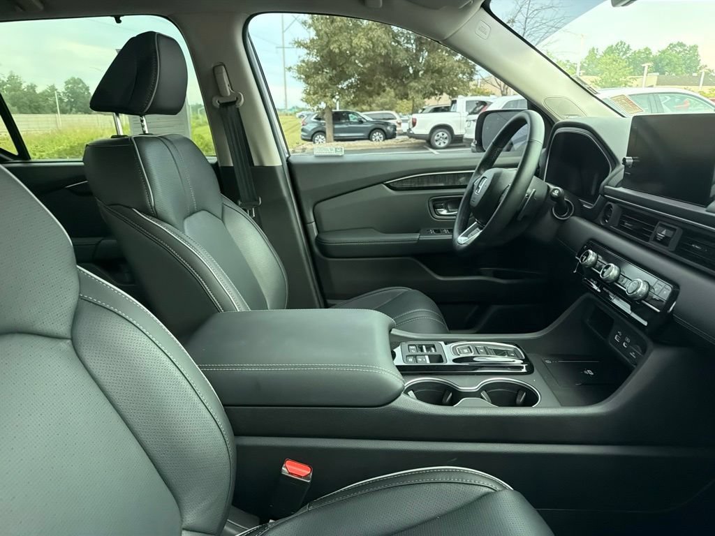Certified 2025 Honda Pilot Elite image 9