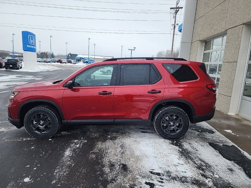 New 2025 Honda Pilot TrailSport image 8