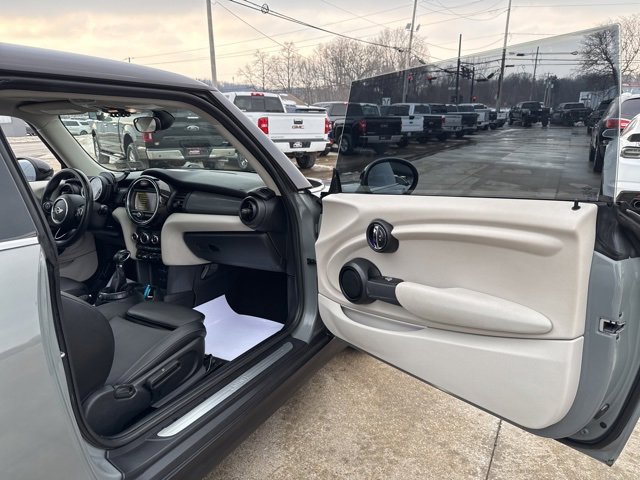 Used 2016 MINI Cooper 2-Door Hardtop image 40