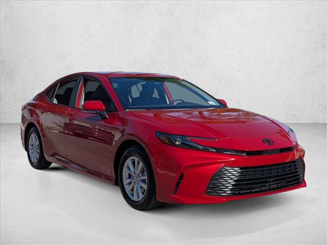 Used 2025 Toyota Camry LE image 3