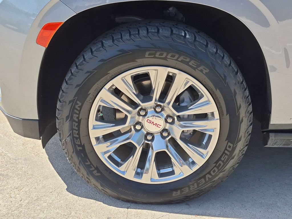 Used 2022 GMC Yukon Denali RWD image 15
