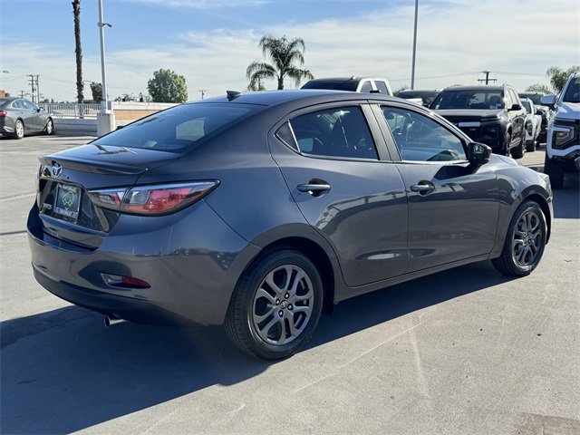 Used 2019 Toyota Yaris LE image 5