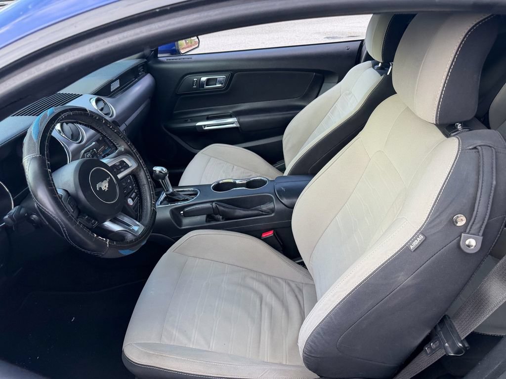 Used 2016 Ford Mustang Coupe RWD image 9